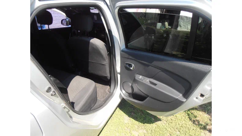 Renault Logan 2013 - 7