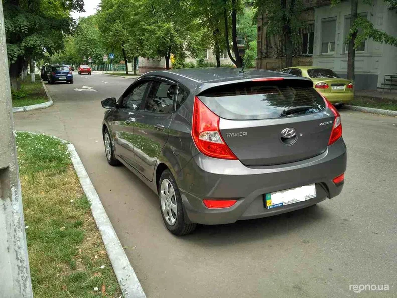 Hyundai Accent 2012
