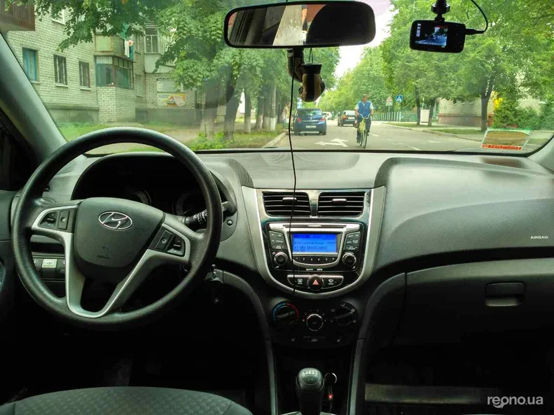 Hyundai Accent 2012 - 6