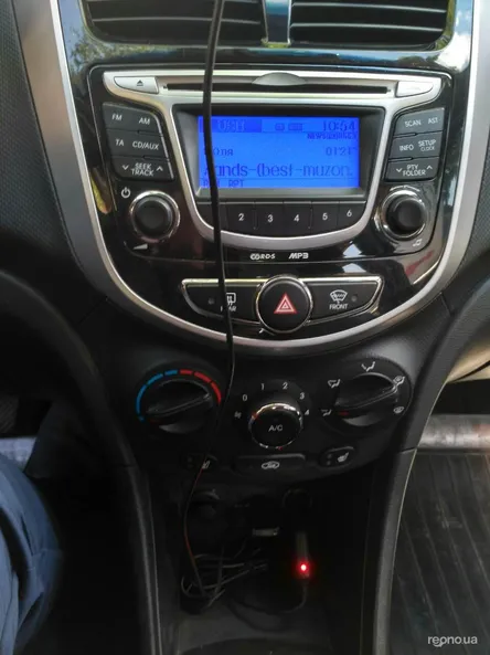 Hyundai Accent 2012