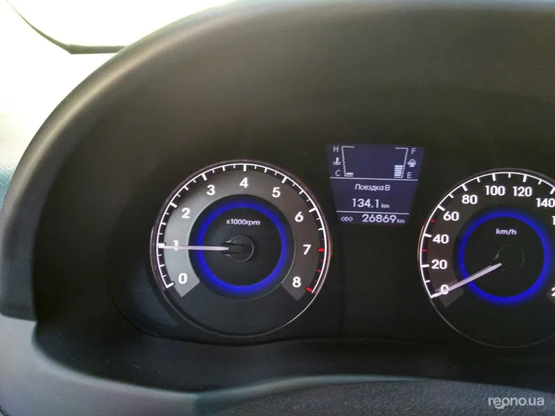 Hyundai Accent 2012 - 5