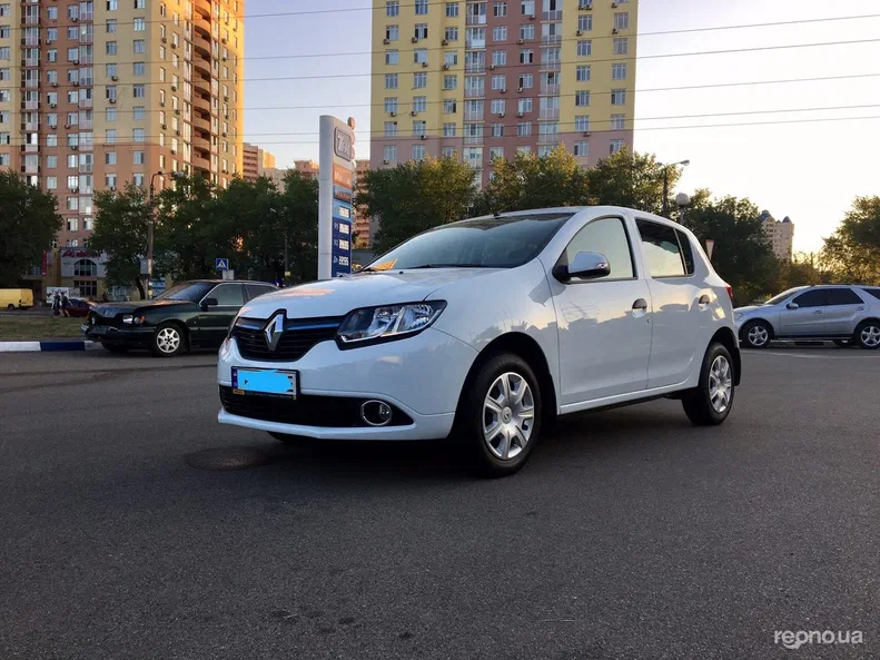 Renault Sandero 2013 - 8