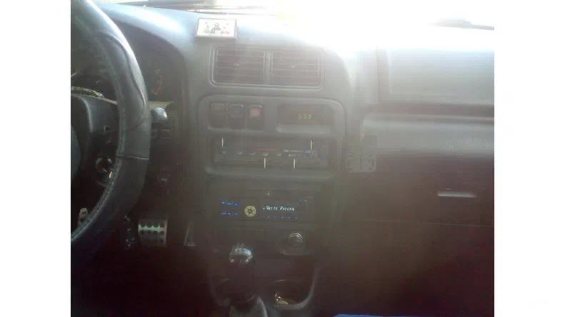 Mazda 323 1997 - 7