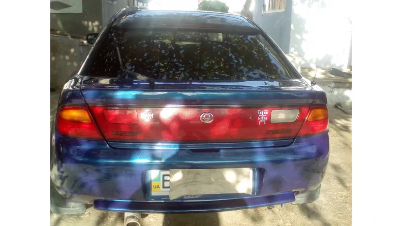 Mazda 323 1997 - 11