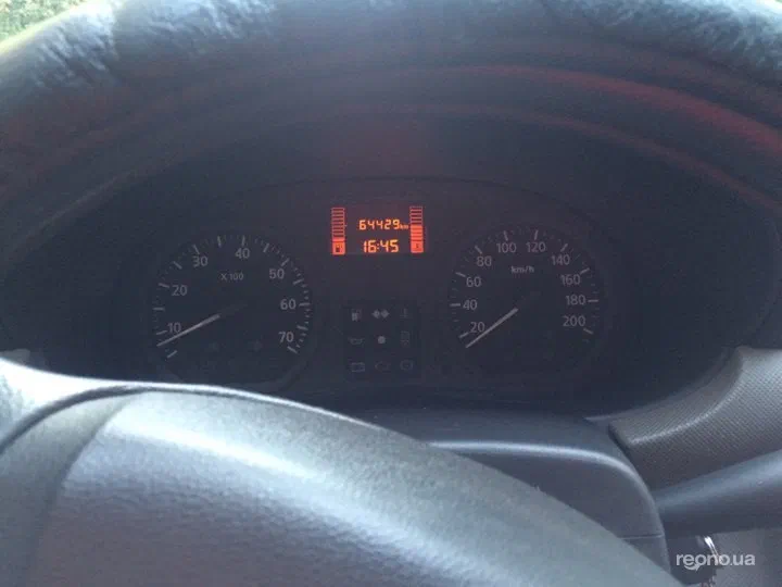 Renault Logan 2011 - 8