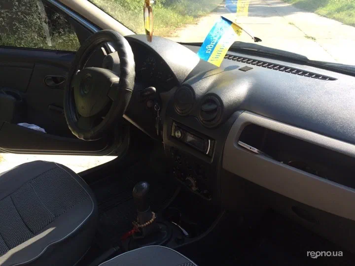 Renault Logan 2011 - 11