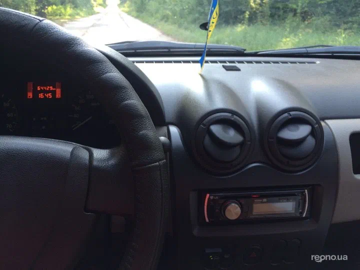 Renault Logan 2011 - 14