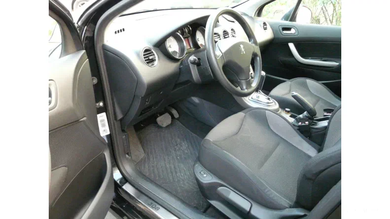 Peugeot 308 2008 - 5