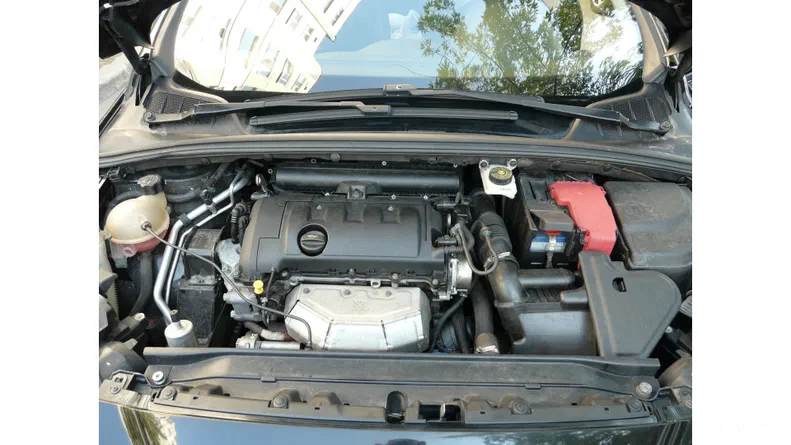 Peugeot 308 2008 - 17