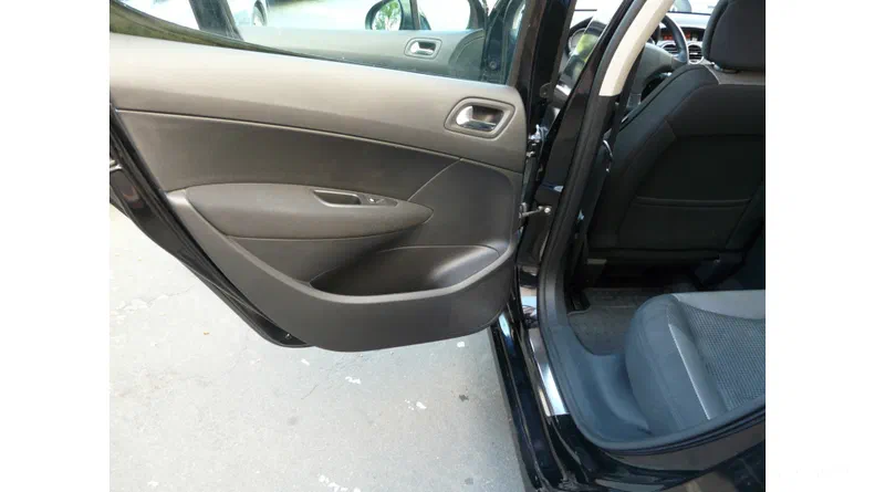 Peugeot 308 2008 - 7