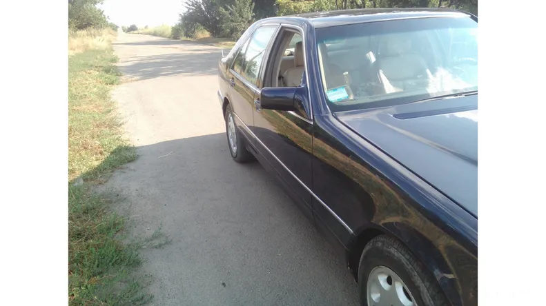 Mercedes-Benz S-Class 1995