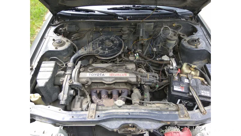 Toyota Carina 1988 - 10