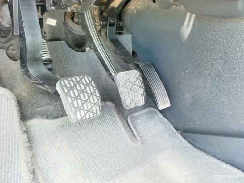 Mercedes-Benz CLA 2004 - 12