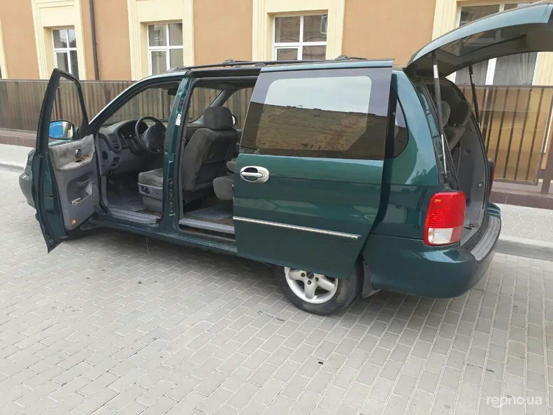 Kia Carnival 2001 - 10