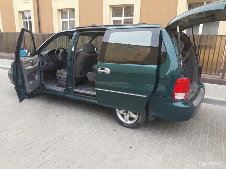 Kia Carnival 2001 - 5