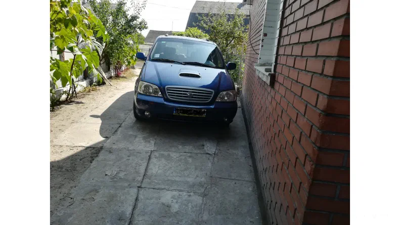 Kia Carnival 2002 - 1