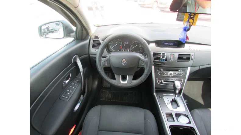 Renault Latitude 2011 - 14