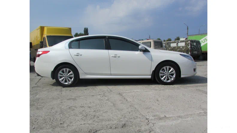 Renault Latitude 2011