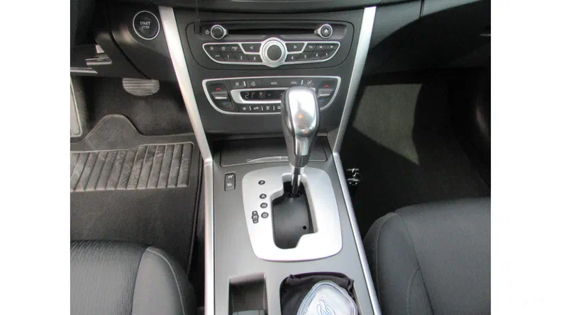 Renault Latitude 2011 - 21