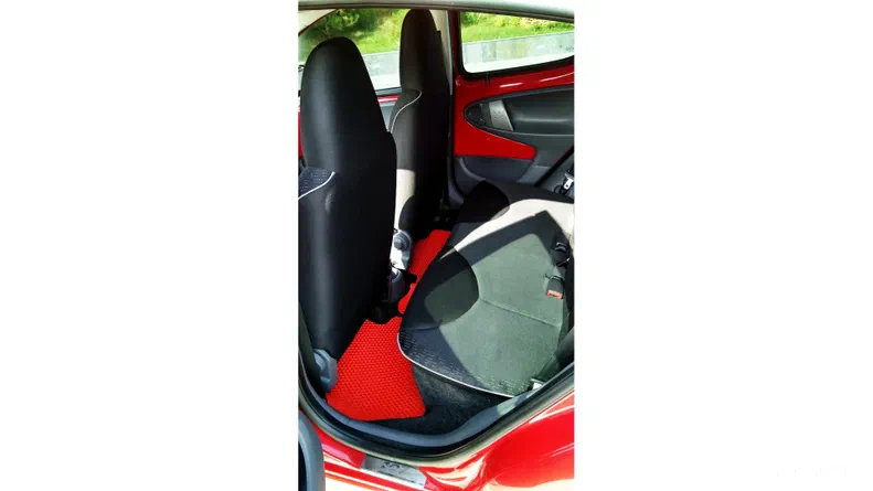 Peugeot 107 2011 - 13