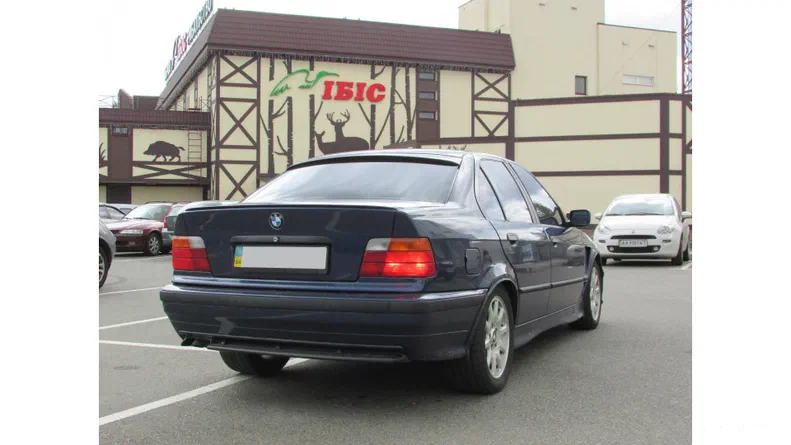 BMW 3 серія 1993 - 6