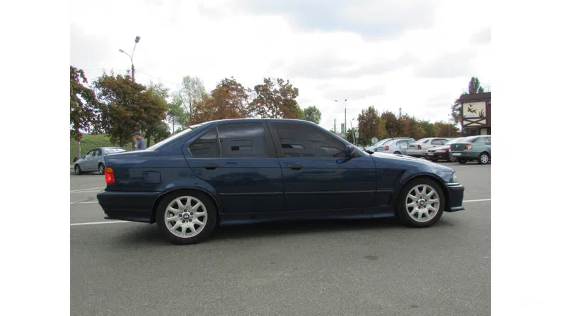 BMW 3 серія 1993 - 7