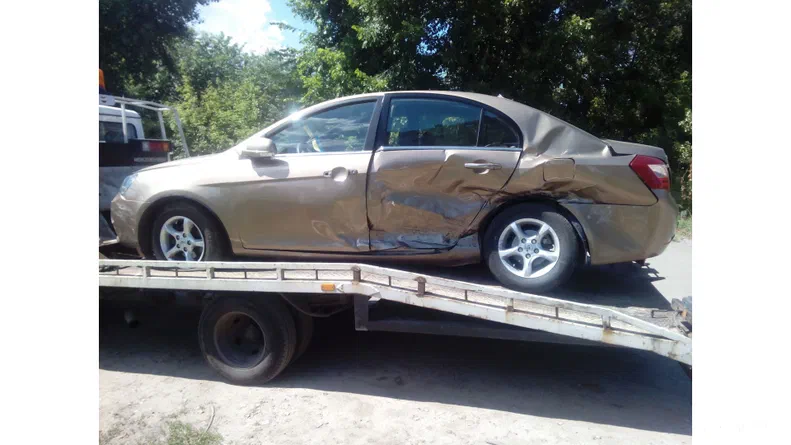 Geely Emgrand EC7 2013