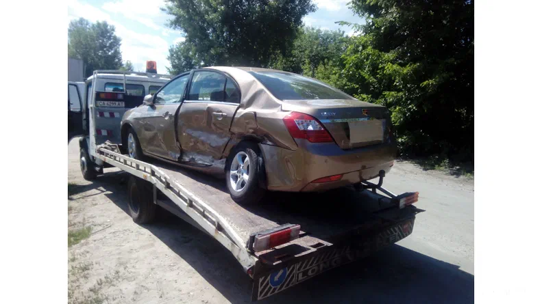 Geely Emgrand EC7 2013