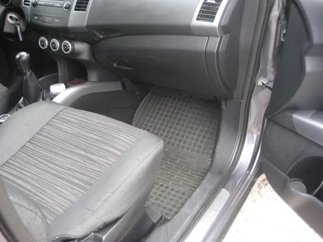 Mitsubishi Outlander 2008 - 18