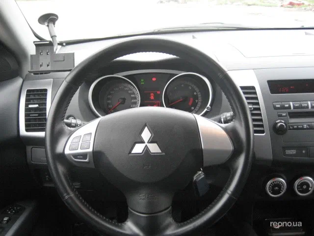 Mitsubishi Outlander 2008