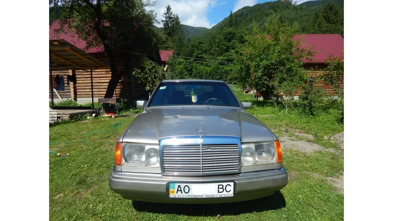 Mercedes-Benz E-Класс 1989