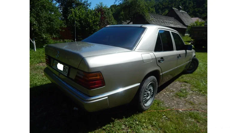 Mercedes-Benz E-Клас 1989 - 7
