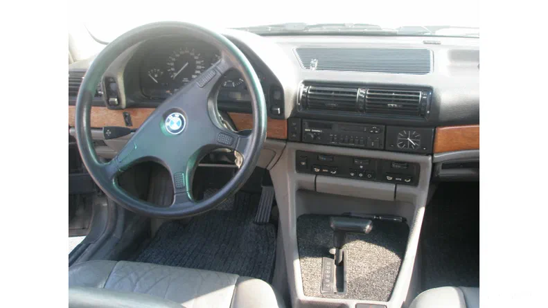 BMW 7 серія 1990 - 1