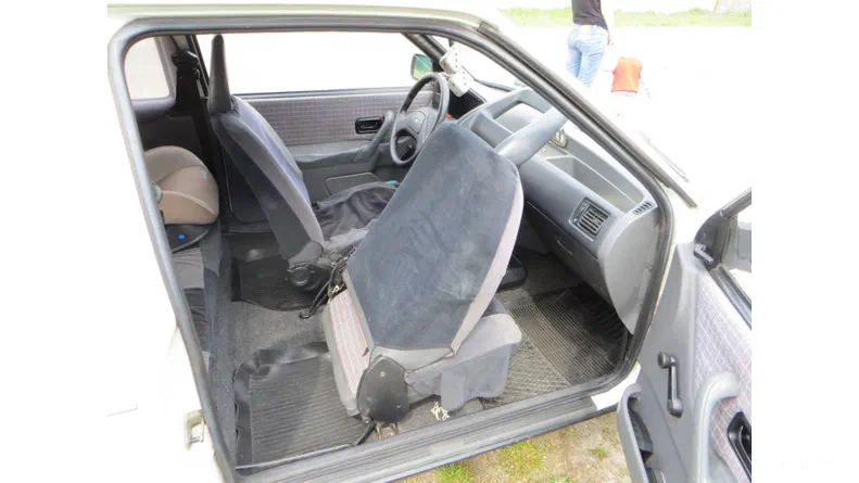 Ford Escort 1990 - 10