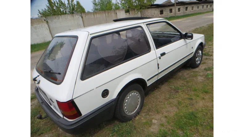 Ford Escort 1990 - 6