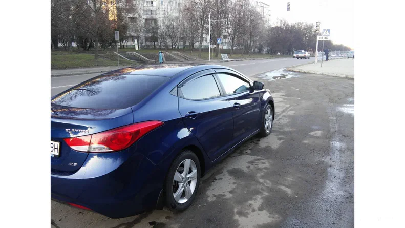 Hyundai Elantra 2013