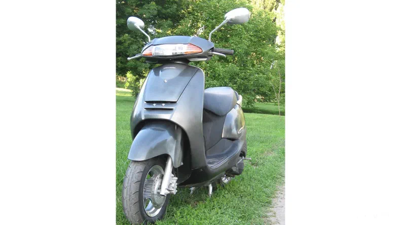 Honda Lead 2000 - 21