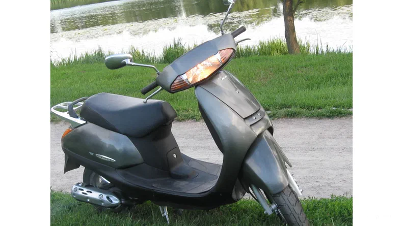 Honda Lead 2000 - 23