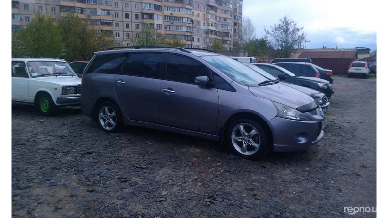 Mitsubishi Grandis 2006