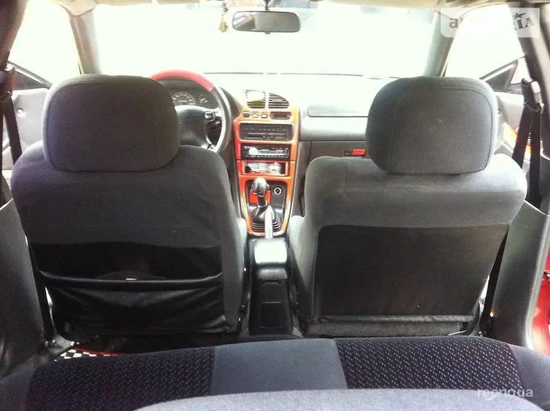 Mazda 323 1997 - 6