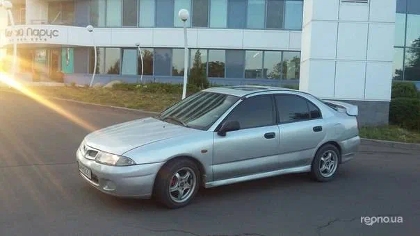 Mitsubishi Carisma 1997
