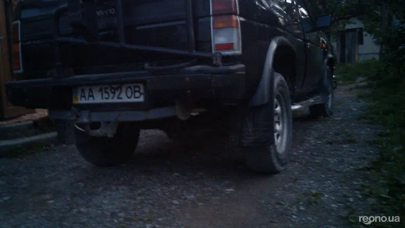 Nissan Terrano 1990 - 11