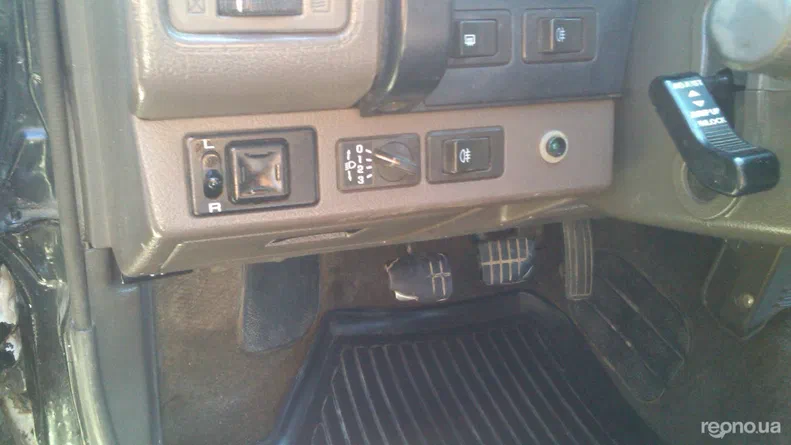 Nissan Terrano 1990 - 24