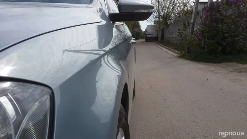 Volkswagen Passat 2011 - 16