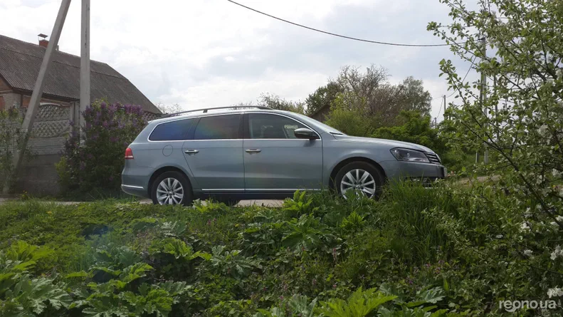 Volkswagen Passat 2011 - 13