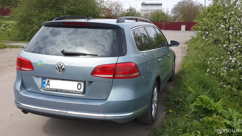 Volkswagen Passat 2011 - 10