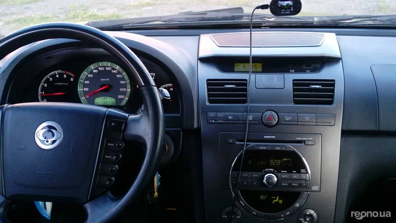 SsangYong Rexton 2010 - 8