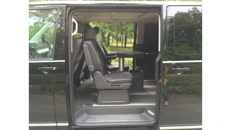 Volkswagen Multivan 2010 - 16