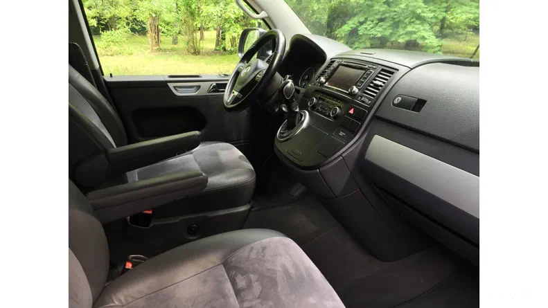 Volkswagen Multivan 2010 - 10
