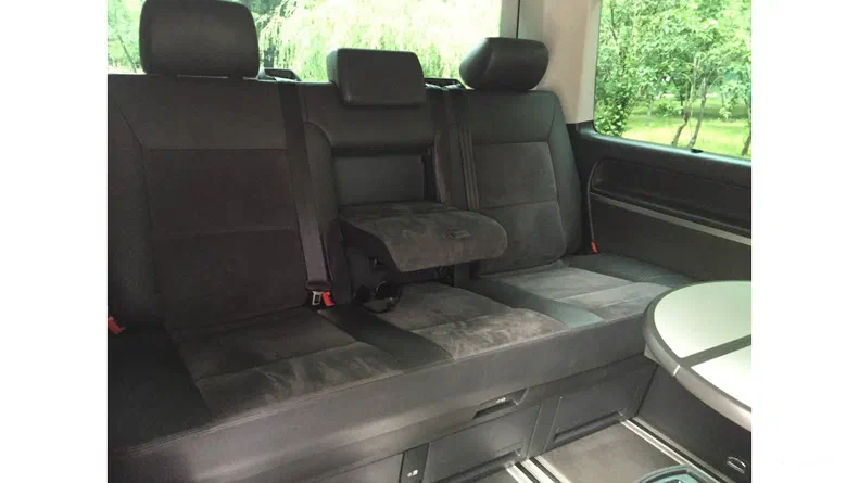 Volkswagen Multivan 2010 - 14